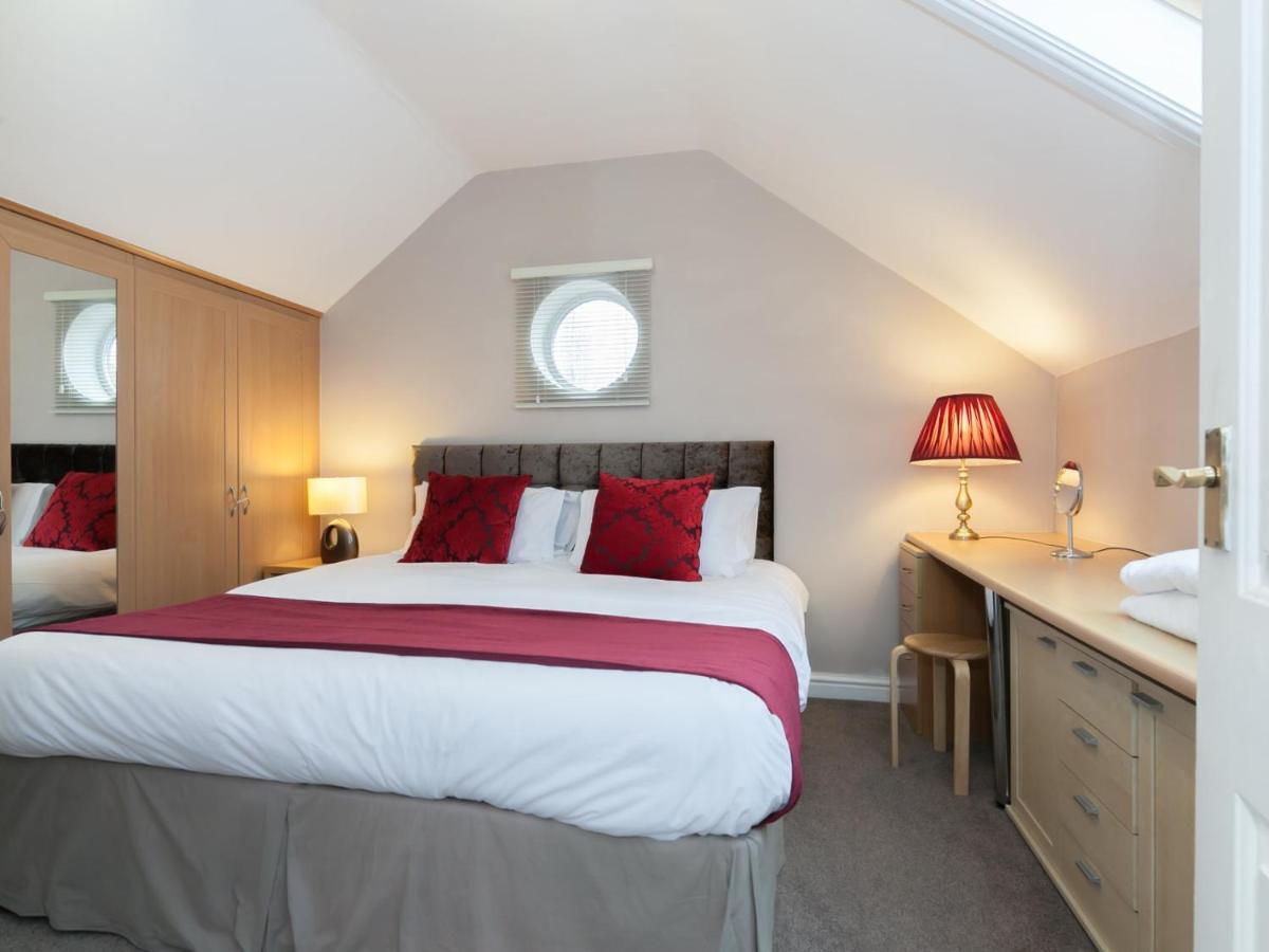 Ayuda House Hotell Altrincham Eksteriør bilde