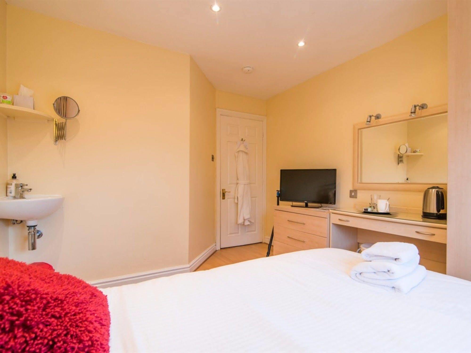 Ayuda House Hotell Altrincham Eksteriør bilde