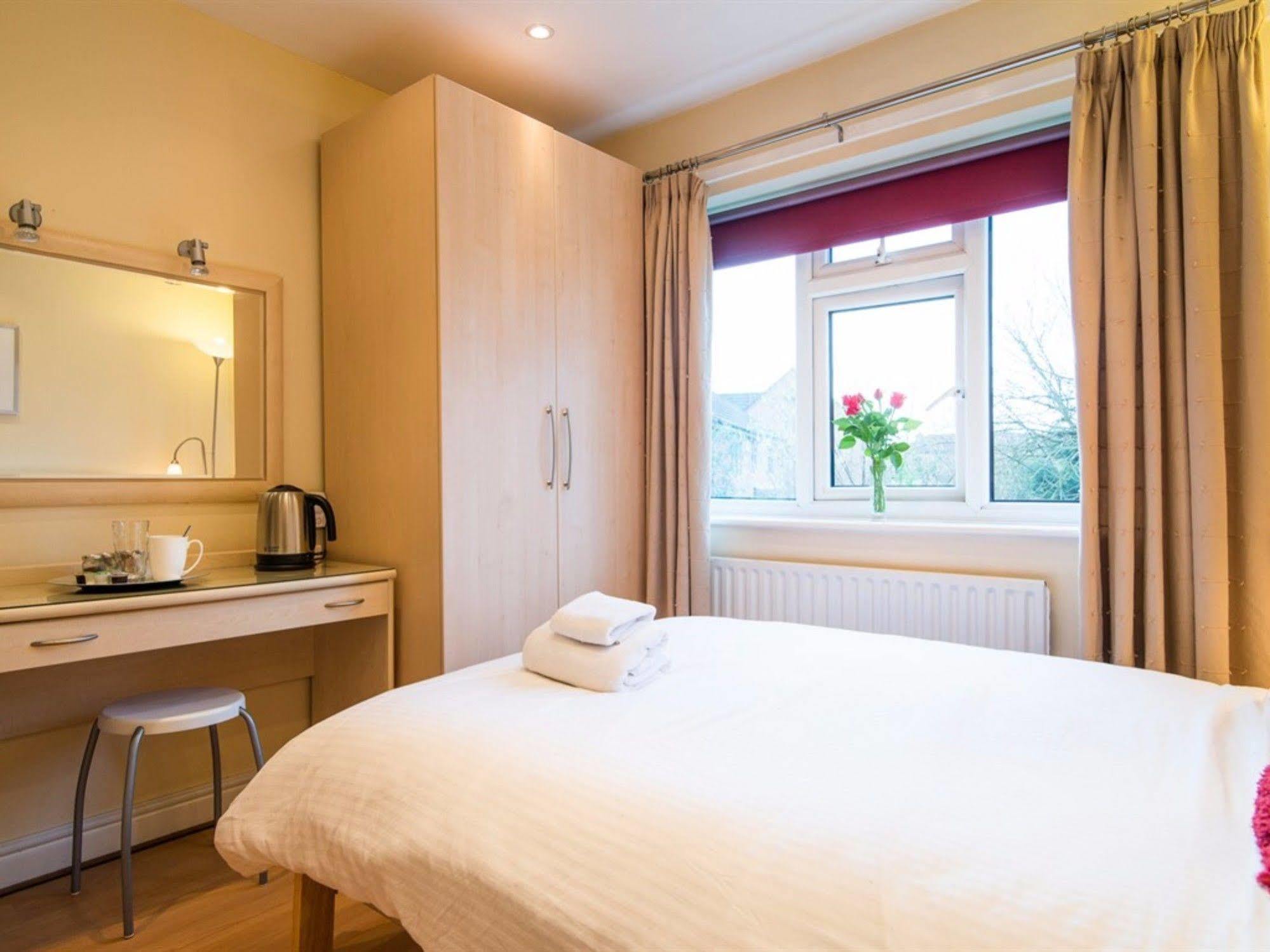 Ayuda House Hotell Altrincham Eksteriør bilde