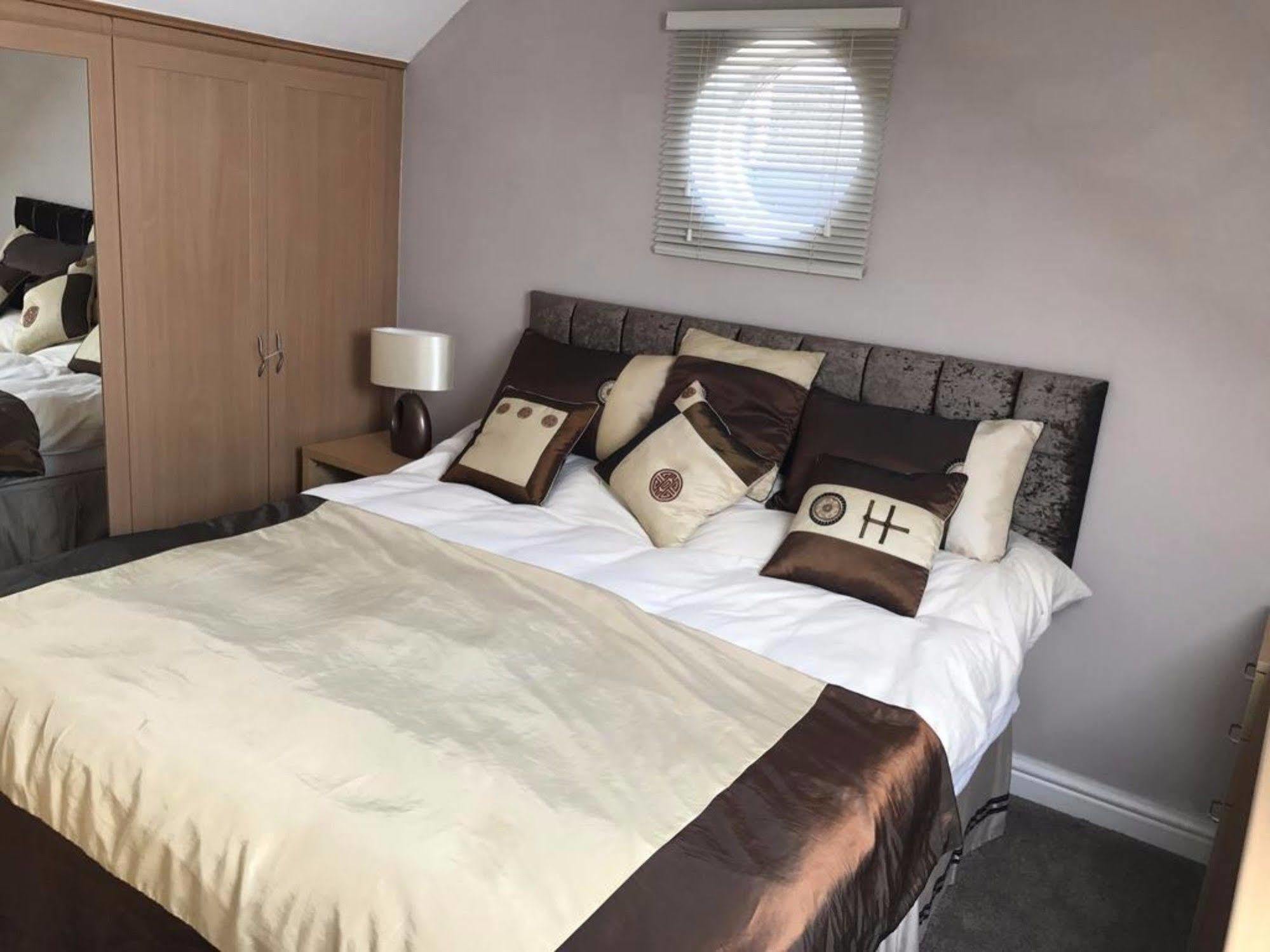 Ayuda House Hotell Altrincham Eksteriør bilde
