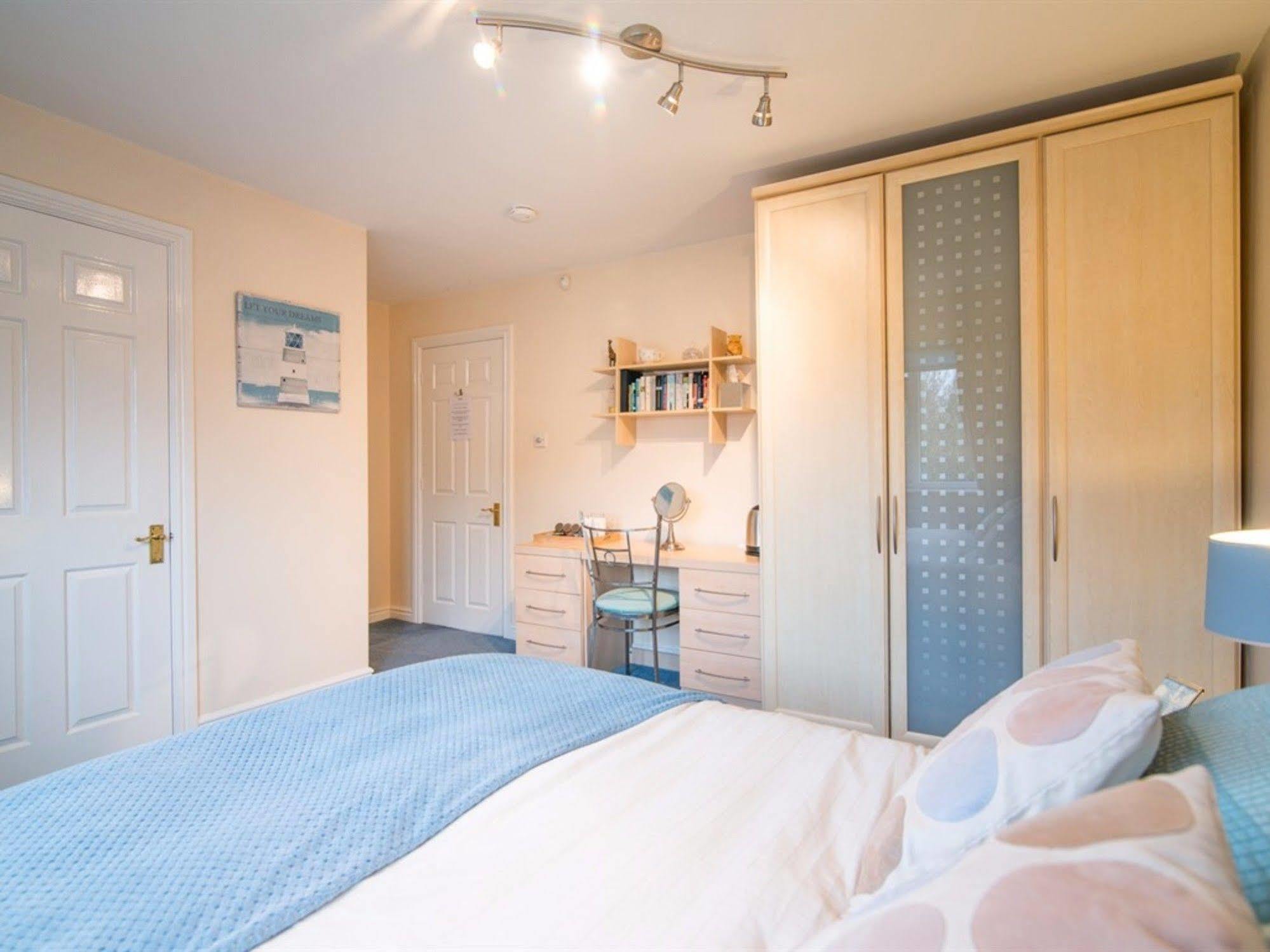 Ayuda House Hotell Altrincham Eksteriør bilde