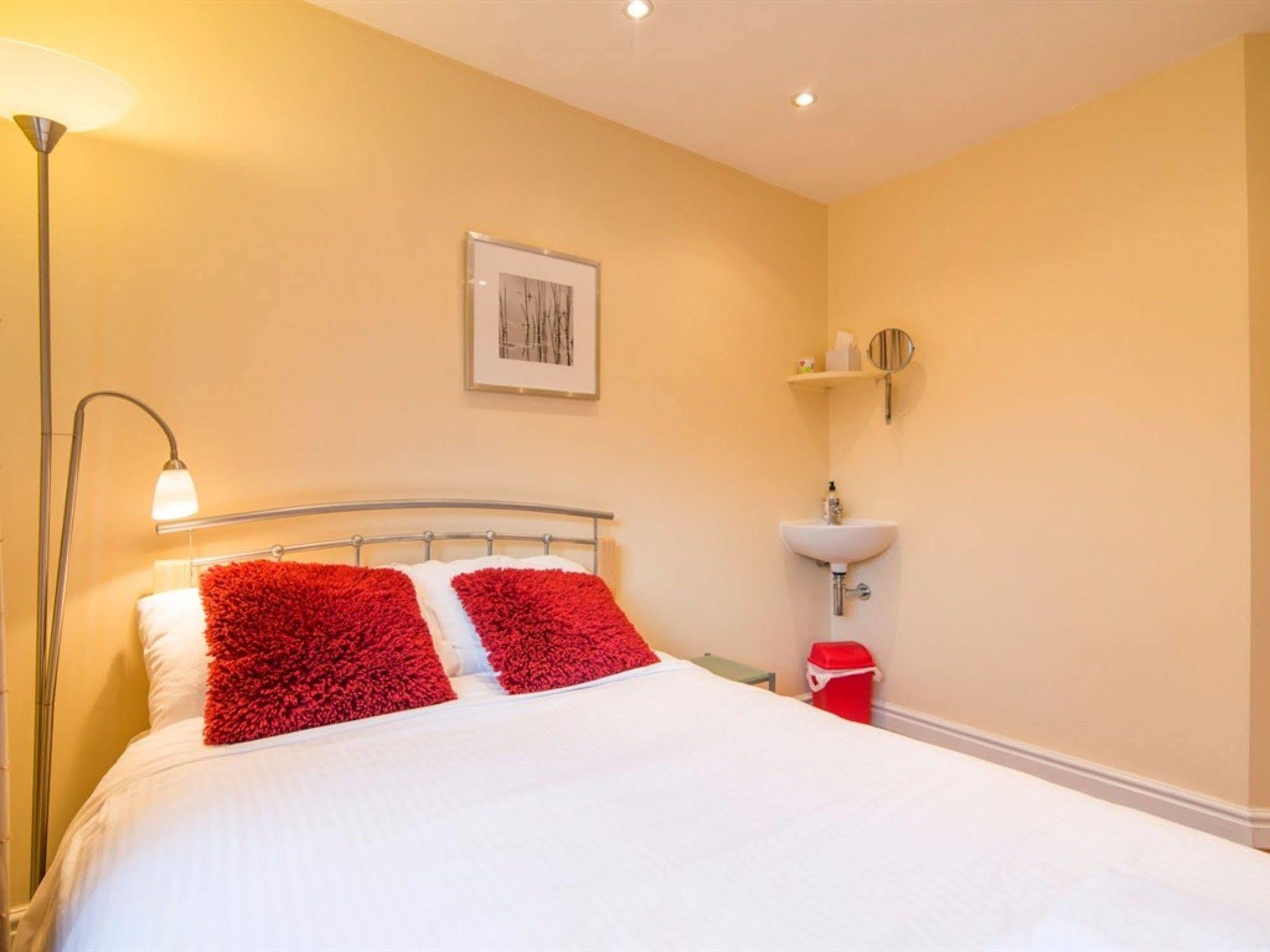 Ayuda House Hotell Altrincham Eksteriør bilde