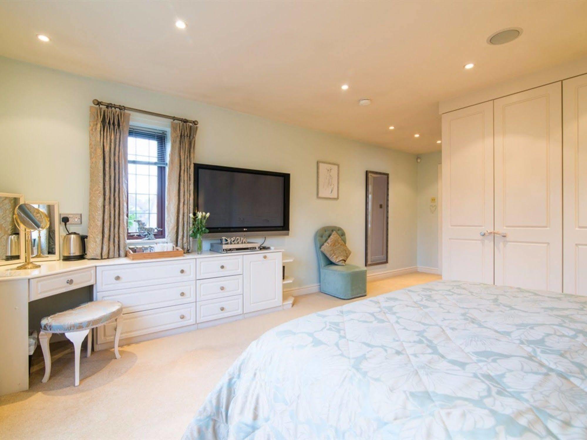 Ayuda House Hotell Altrincham Eksteriør bilde